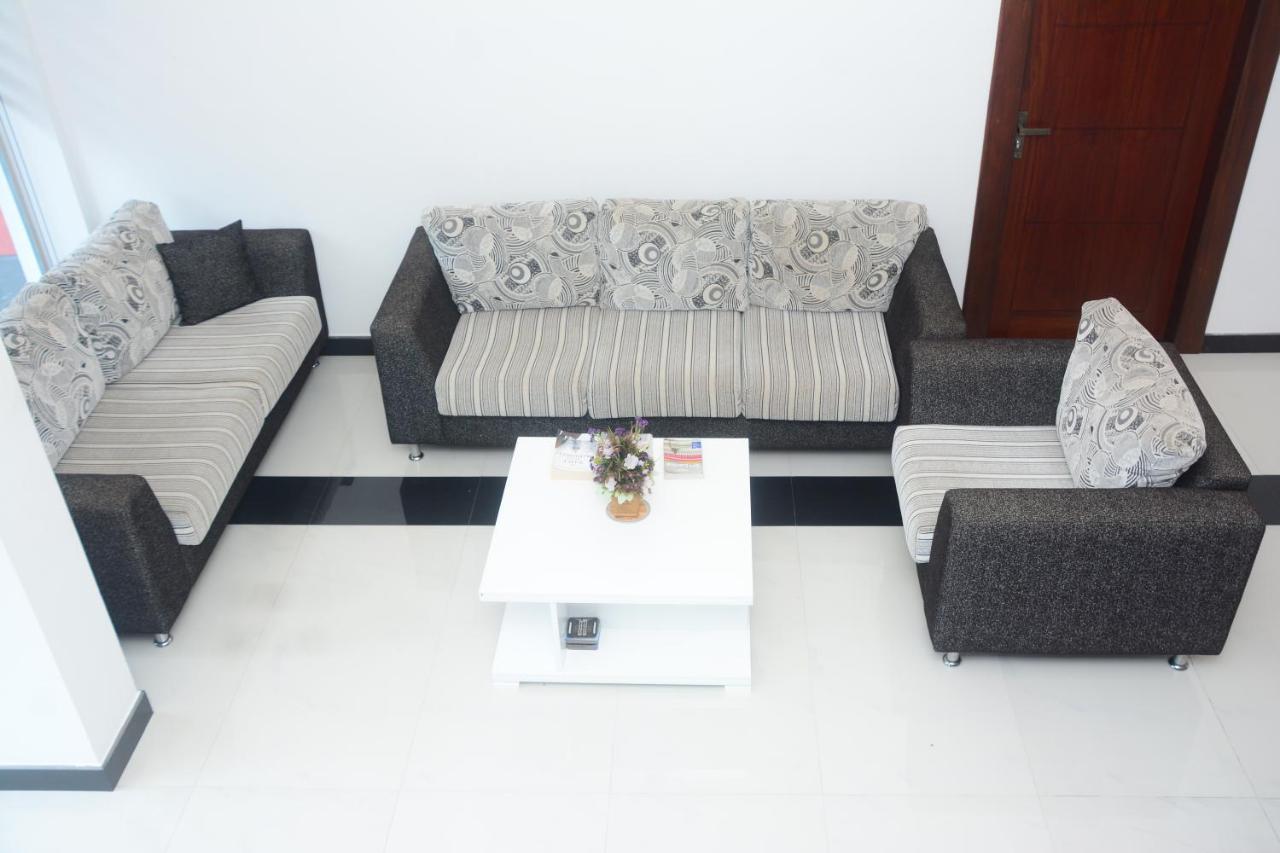 Concey Transit Hotel Airport View Katunayaka Buitenkant foto